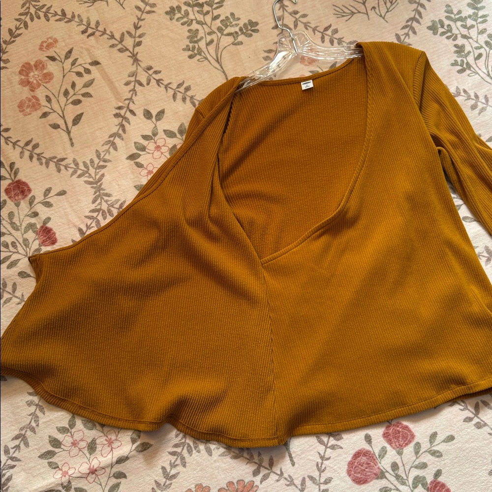 Old Navy Ribbed Knit Top in Burnt Orange - Picture 5 of 7